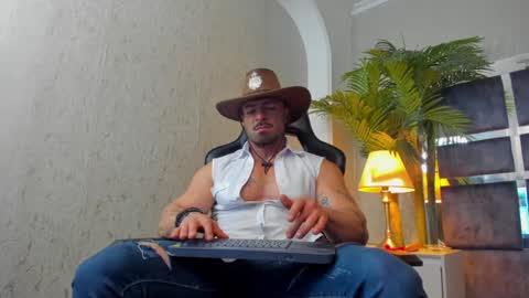 dennis_cox_ online show from January 3, 2025, 1:47 pm
