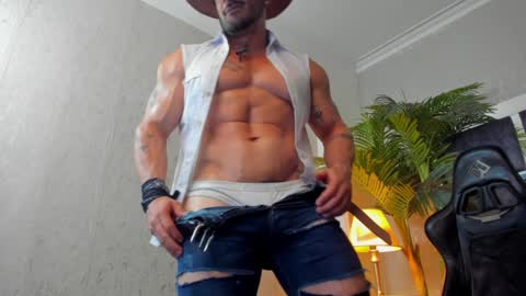 dennis_cox_ online show from January 3, 2025, 4:48 pm