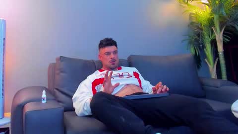 dennis_cox_ online show from October 15, 2025, 2:55 am