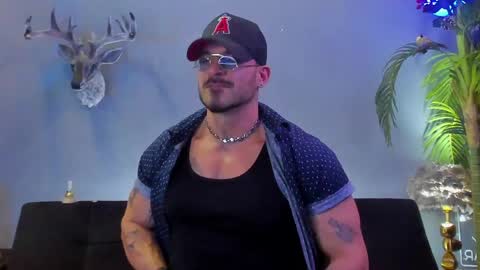 dennis_cox_ online show from May 9, 2026, 8:41 am