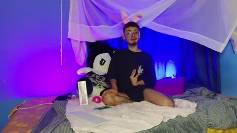 Snapshot of dennis_moons chatting on April 27, 2026, 4:21 am Dennis online show from April 27, 2026, 4:21 am