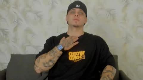 Snapshot of dennis_munera chatting on December 11, 2024, 12:02 pm dennis munera online show from December 11, 2024, 12:02 pm