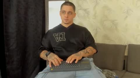 Snapshot of dennis_munera chatting on January 12, 2025, 12:23 pm dennis munera online show from January 12, 2025, 12:23 pm