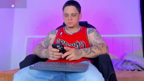 Snapshot of dennis_munera chatting on September 22, 2025, 11:01 am dennis munera online show from September 22, 2025, 11:01 am