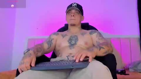 Snapshot of dennis_munera chatting on September 23, 2025, 4:32 pm dennis munera online show from September 23, 2025, 4:32 pm