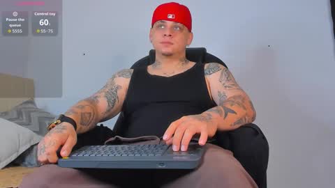 Snapshot of dennis_munera chatting on October 1, 2025, 11:05 am dennis munera online show from October 1, 2025, 11:05 am