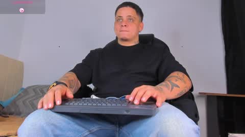 Snapshot of dennis_munera chatting on October 9, 2025, 9:29 am dennis munera online show from October 9, 2025, 9:29 am