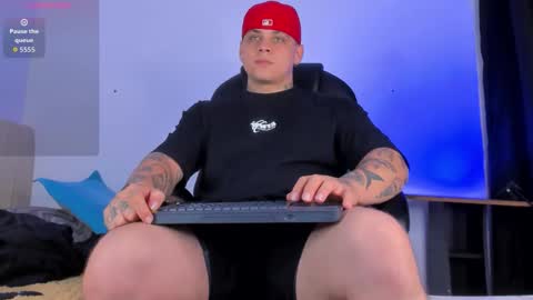 Snapshot of dennis_munera chatting on October 15, 2025, 9:42 am dennis munera online show from October 15, 2025, 9:42 am