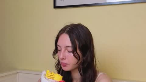 Olivia online show from September 20, 2025, 9:21 am