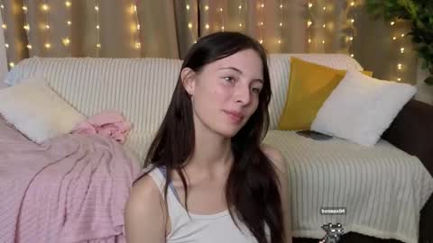 Olivia online show from October 6, 2025, 6:49 pm