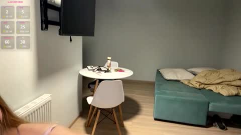 Denni online show from March 19, 2026, 5:28 pm