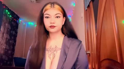 Leila online show from May 19, 2026, 1:39 pm