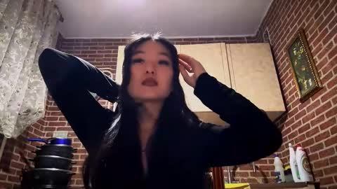 Emma online show from December 14, 2025, 1:49 pm