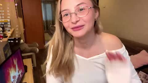 Vi  Victoria online show from November 16, 2025, 12:22 pm