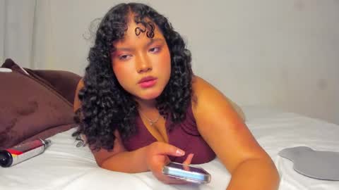 Snapshot of dephne_ chatting on October 9, 2025, 12:52 am Dephne online show from October 9, 2025, 12:52 am