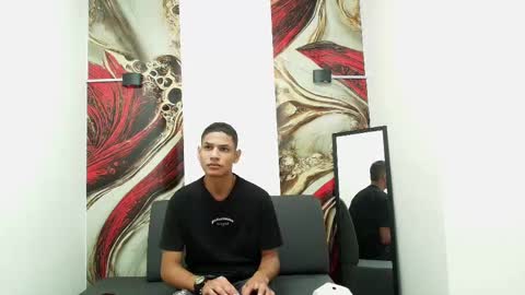 dereck_leroy online show from October 6, 2025, 10:40 pm