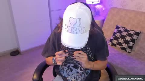 dereck_manson online show from October 14, 2025, 11:44 am