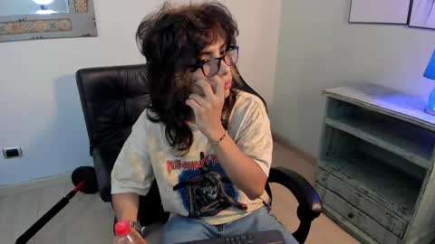 dereck_manson online show from October 18, 2025, 11:44 am