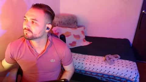 Dereck Mills3 online show from May 4, 2026, 2:18 am