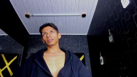 Dereck online show from May 23, 2026, 1:55 am