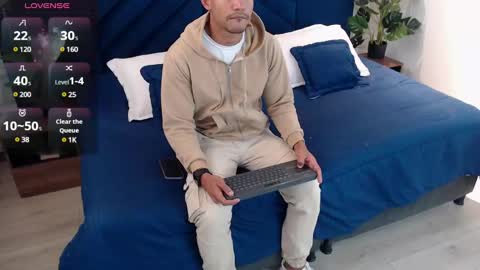 Dereck Myers online show from January 8, 2025, 3:19 am