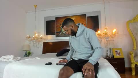 Dereck and Jake online show from November 25, 2025, 11:32 am