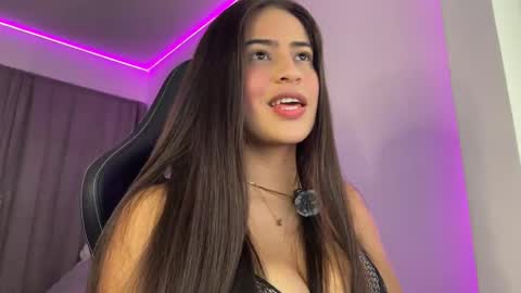 Snapshot of dereckbrownn chatting on November 9, 2025, 5:39 am Dereck online show from November 9, 2025, 5:39 am