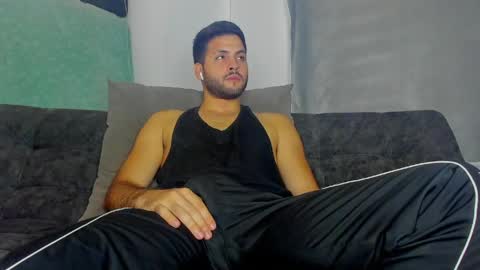 dereckhardd online show from May 9, 2026, 12:10 pm