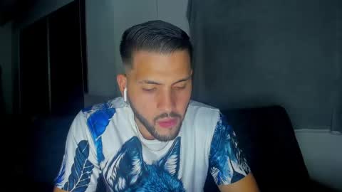 dereckhardd online show from May 10, 2026, 12:16 am
