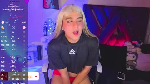 Snapshot of derek_greyy_ chatting on November 18, 2025, 11:26 pm derek grey online show from November 18, 2025, 11:26 pm