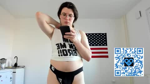 Snapshot of derek_shameless chatting on September 19, 2025, 1:56 pm Derek online show from September 19, 2025, 1:56 pm