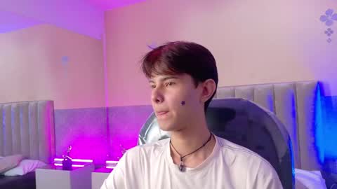 derek_sinn online show from May 9, 2026, 8:14 pm