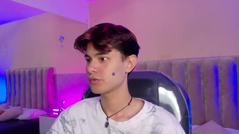 derek_sinn online show from May 10, 2026, 1:38 pm