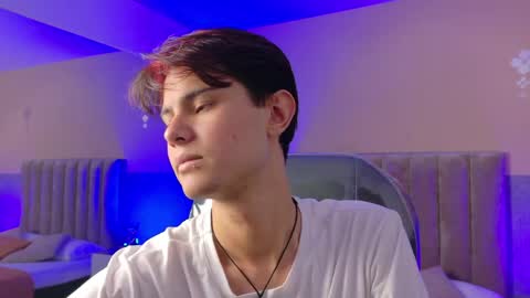 derek_sinn online show from May 21, 2026, 8:49 pm