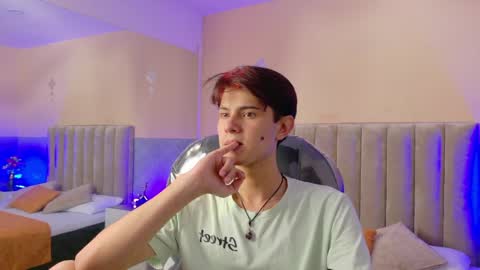 derek_sinn online show from May 22, 2026, 8:14 pm