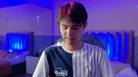 derek_sinn online show from May 26, 2026, 8:38 pm