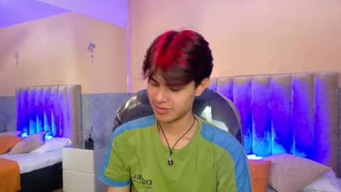derek_sinn online show from May 30, 2026, 8:17 pm