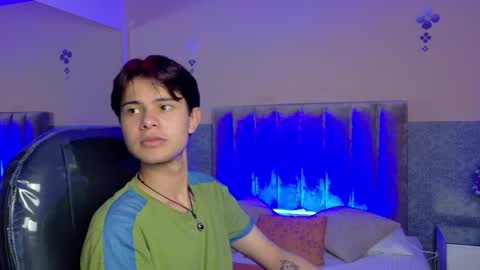 derek_sinn online show from May 31, 2026, 8:21 am