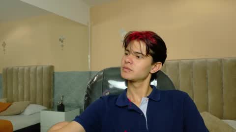 derek_sinn online show from June 2, 2026, 8:33 pm