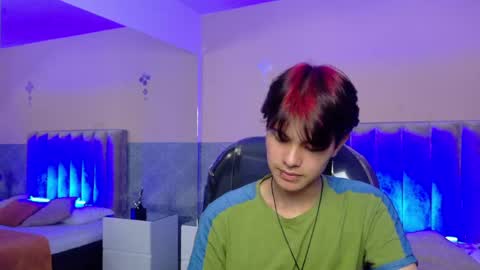 derek_sinn online show from June 3, 2026, 9:20 pm