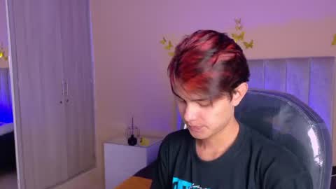 derek_sinn online show from July 1, 2026, 4:36 am