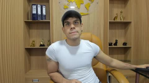 derek_voss online show from April 24, 2026, 11:34 am