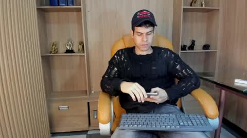 derek_voss online show from April 25, 2026, 12:19 pm