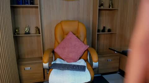 derek_voss online show from April 29, 2026, 5:30 pm