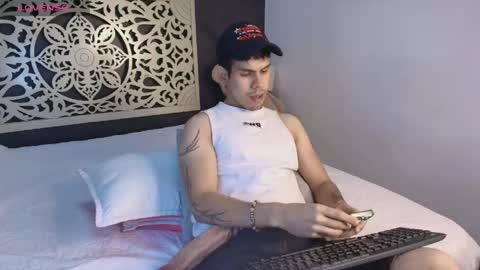 derek_voss online show from May 25, 2026, 12:44 pm
