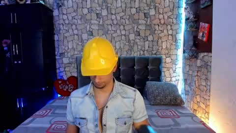 DEREKK   online show from January 21, 2025, 2:54 am