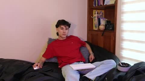 Derek online show from June 5, 2026, 10:15 pm