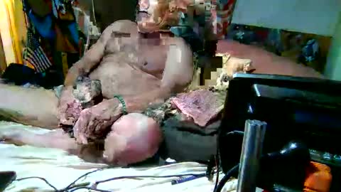 derick1961 online show from February 4, 2026, 12:49 am