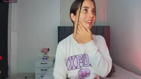 Snapshot of derly_cuervo703031 chatting on October 27, 2025, 4:33 pm derly_cuervo703031 online show from October 27, 2025, 4:33 pm