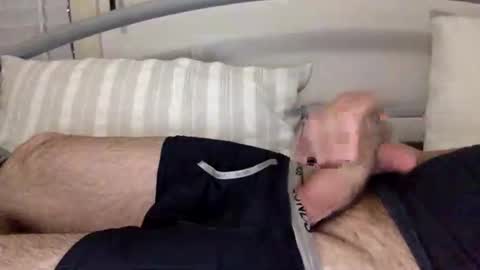 Snapshot of deroons23 chatting on October 28, 2025, 7:12 am James online show from October 28, 2025, 7:12 am